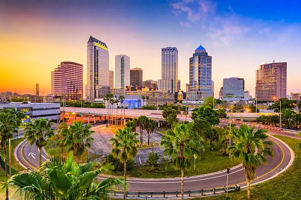  Transporte Puerta a Puerta de Tampa a Orlando: Rápido, Cómodo y Sin Estrés